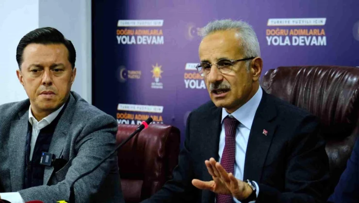 Ulaştırma ve Altyapı Bakanı Abdulkadir Uraloğlu, Eskişehir’e ziyaret gerçekleştirdi