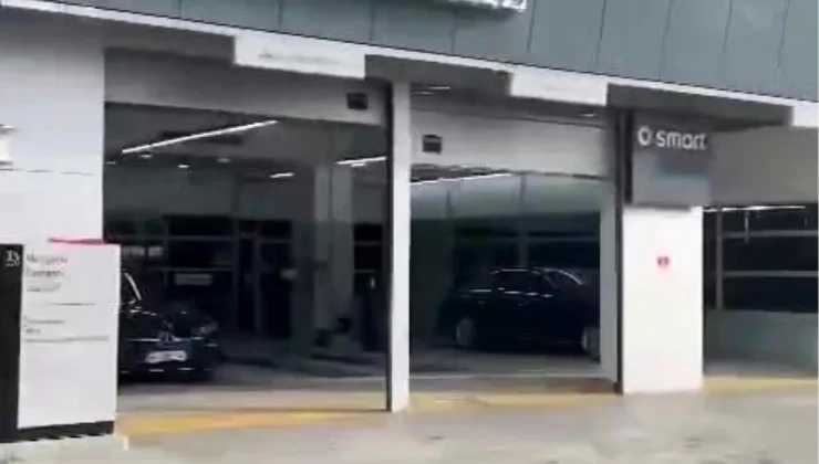 Mercedes Benz Yetkili Servisi Aracı Bakmak İstemeyince Vatandaş Sitem Etti