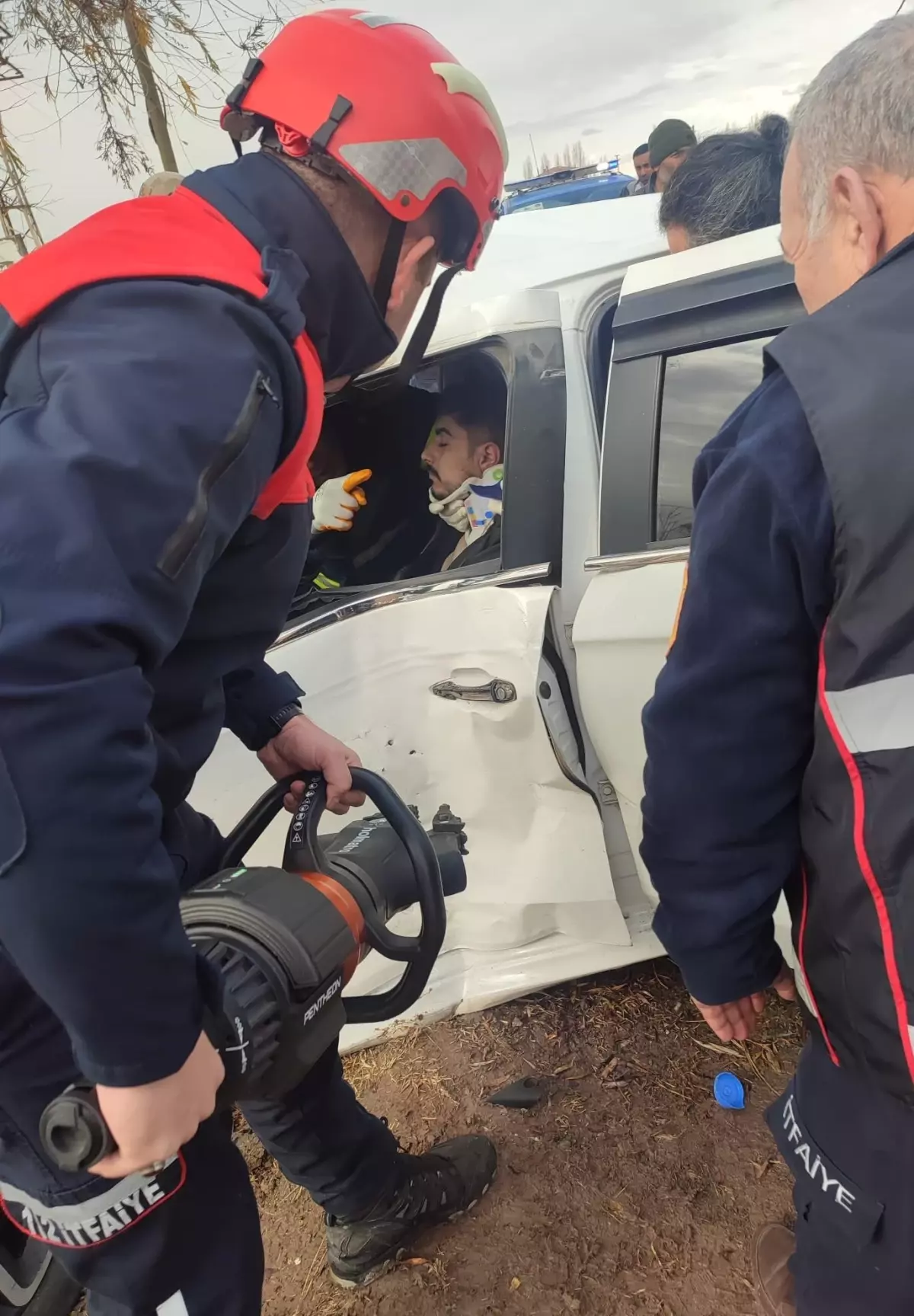 Iğdır’da TIR’ın Çarptığı Otomobilde Sürücü Sıkıştı