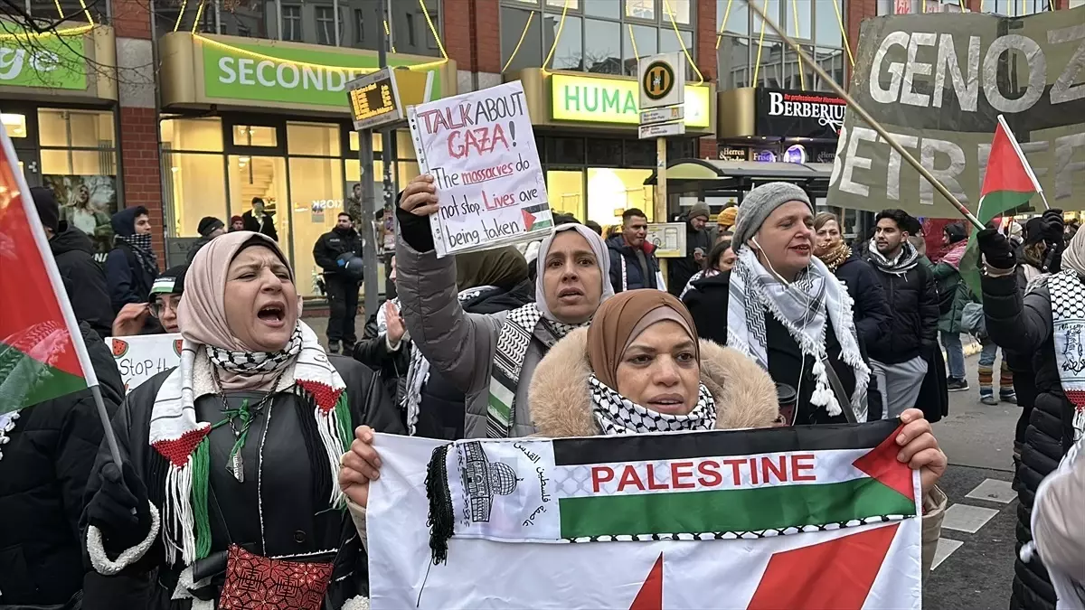 Berlin’de Filistin İçin Gösteri