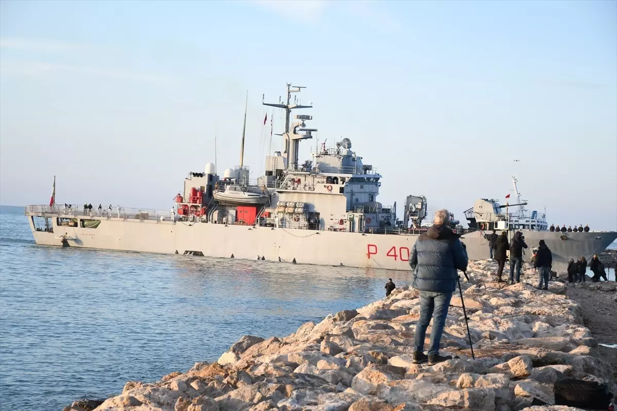 Arnavutluk’a Düzensiz Göçmen Taşınıyor