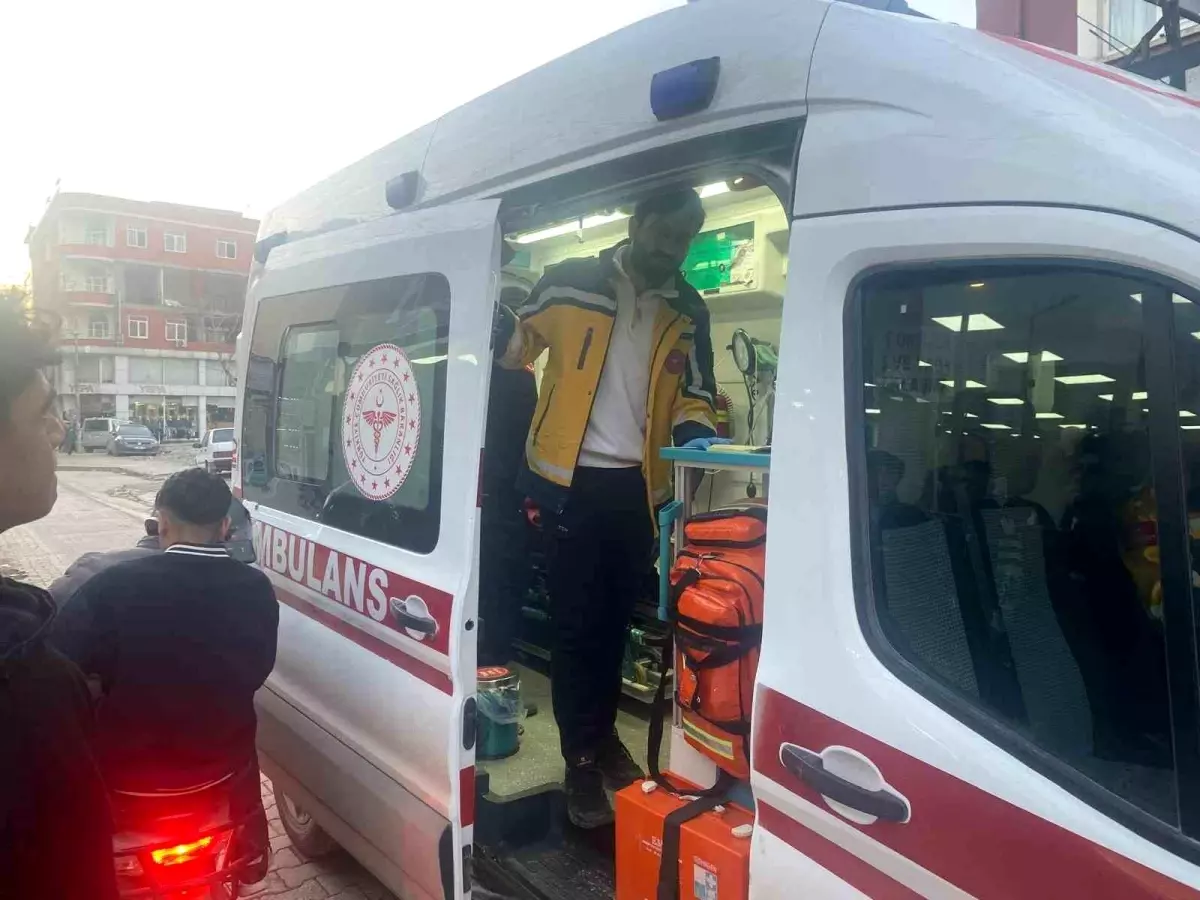 Demir Çubuk Saplanan Çocuk Hastaneye Kaldırıldı