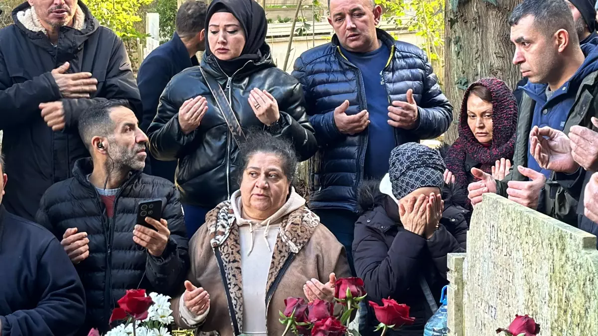 Ferdi Tayfur’un Mezarı Ziyaret Edildi
